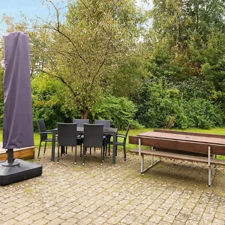 Three-bedroom Holiday In 5 *